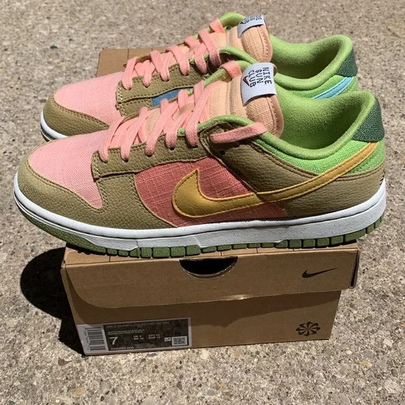 NWT Nike Dunk Sun Club Low Retro SE NN Size 7 men 8.5W - Picture 3 of 12